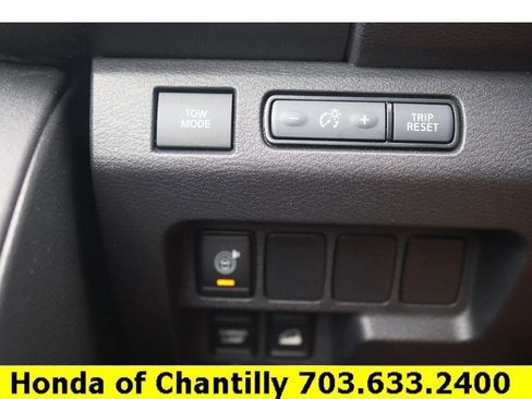 Used 2023 Nissan Frontier PRO-4X w/ Technology Package image 19