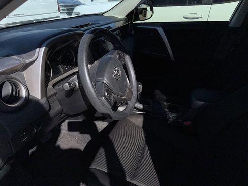 Used 2018 Toyota RAV4 LE image 14