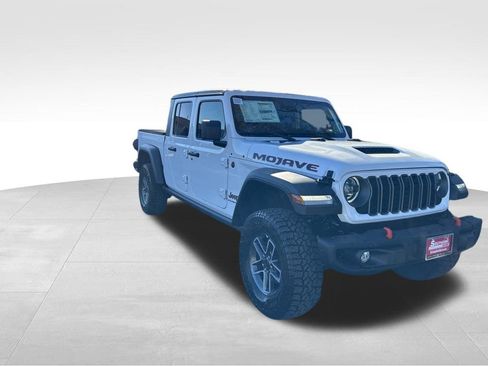 New 2025 Jeep Gladiator Mojave image 8