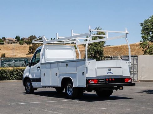 Used 2024 Mercedes-Benz Sprinter 4500 image 2