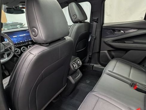 Used 2025 Chevrolet Blazer EV LT AWD/4WD image 16