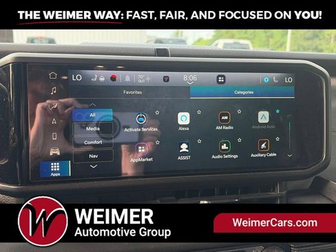 Used 2024 Jeep Wrangler Unlimited Sahara w/ Technology Group AWD/4WD image 35
