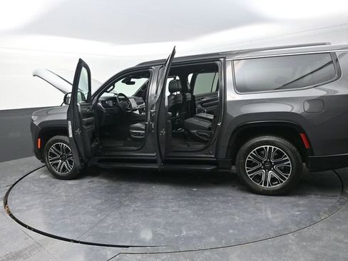 New 2026 Jeep Grand Wagoneer L 4WD image 33