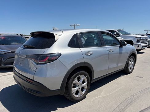 Used 2024 Honda HR-V LX image 2