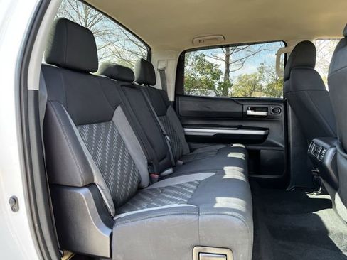 Used 2019 Toyota Tundra SR5 w/ SR5 Upgrade Package AWD/4WD image 26