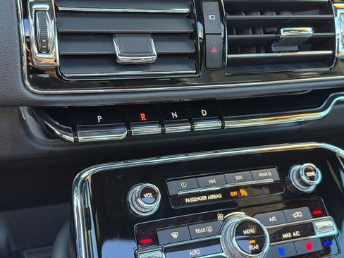 Used 2024 Lincoln Navigator Reserve image 29