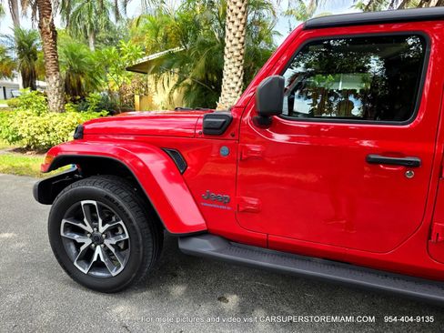 Used 2024 Jeep Wrangler Unlimited w/ Convenience Group AWD/4WD image 66
