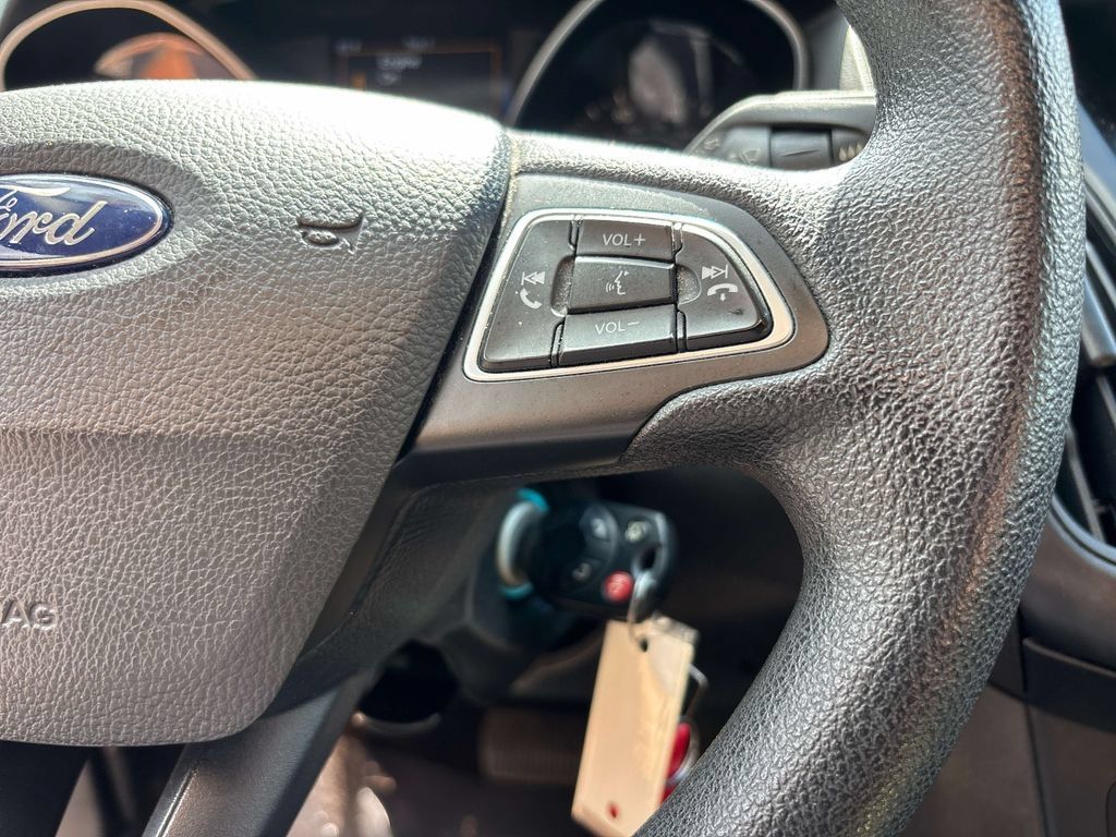 Used 2017 Ford Focus SE FWD image 20