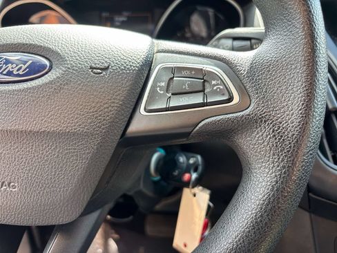 Used 2017 Ford Focus SE FWD image 20