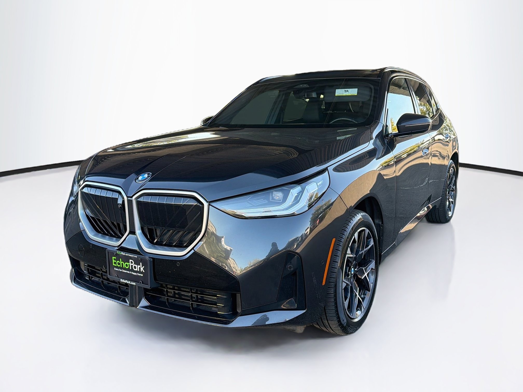 Used 2025 BMW X3 xDrive30i AWD/4WD image 3