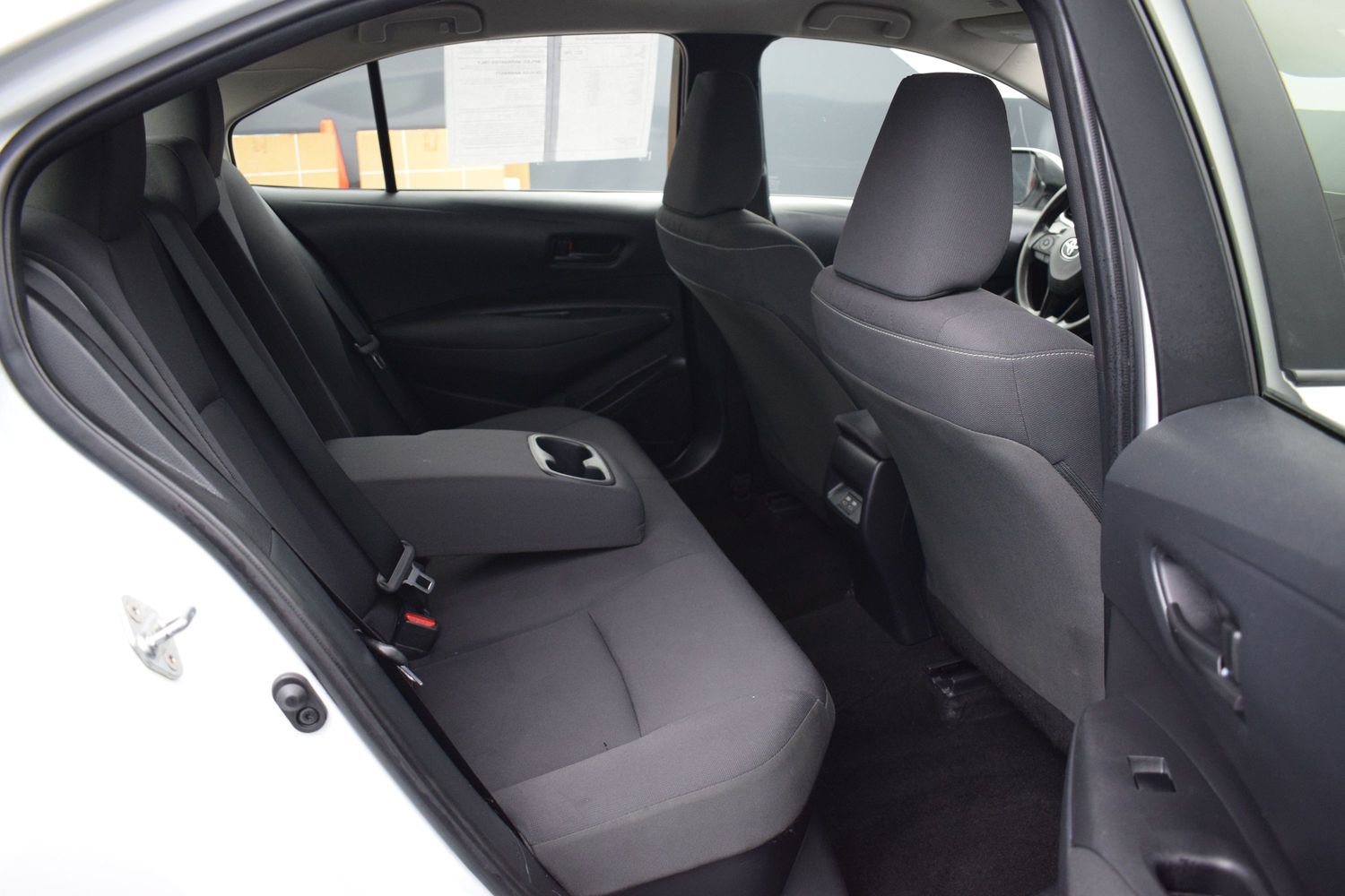 Used 2025 Toyota Corolla LE FWD image 12