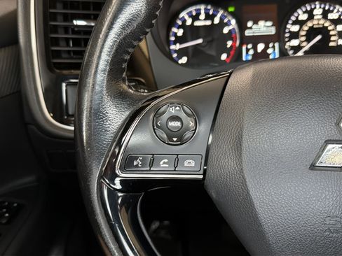 Used 2017 Mitsubishi Outlander SE FWD image 27