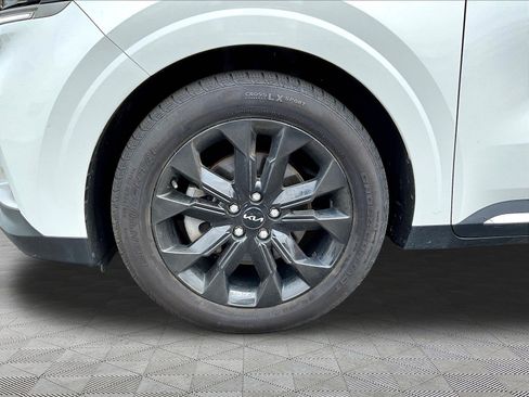 Used 2024 Kia Carnival SX Prestige FWD image 32