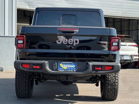 New 2026 Jeep Gladiator Rubicon w/ Steel Bumper Group image 5