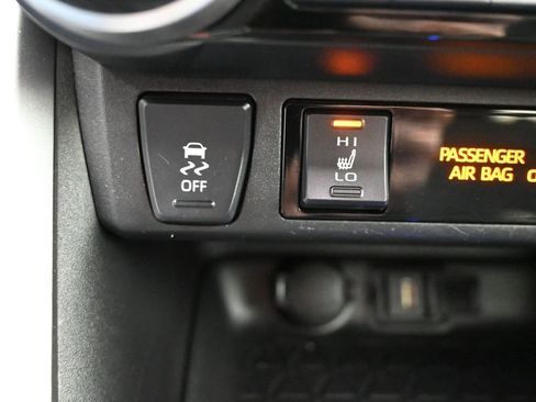 Used 2022 Toyota RAV4 XLE w/ Convenience Package image 26