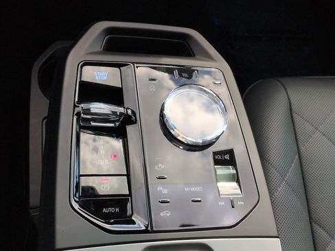 Used 2025 BMW iX M60 image 26