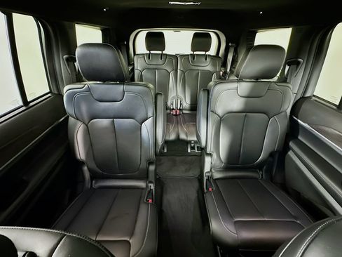 Used 2025 Jeep Grand Cherokee L Limited w/ Luxury Tech Group II RWD image 13