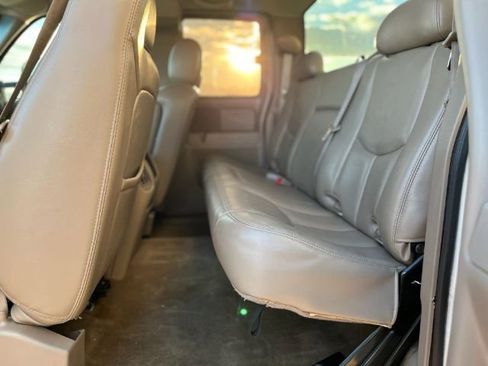 Used 2006 GMC Sierra 2500 SLT w/ Onstar Plus Package image 13