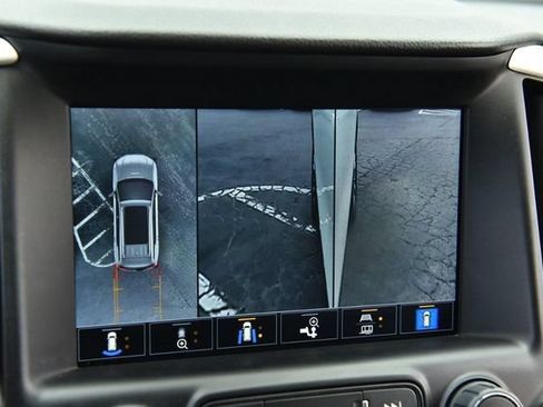 Used 2022 GMC Terrain SLT w/ Tech Package FWD image 16