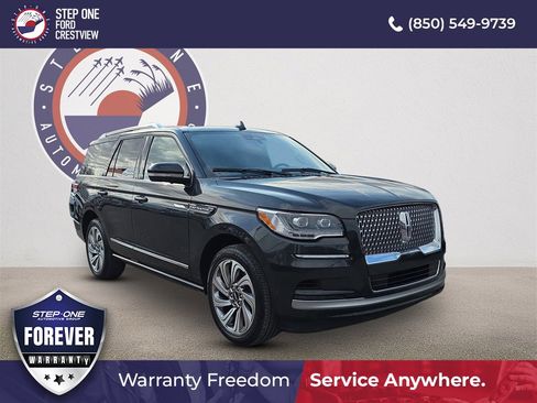 Used 2023 Lincoln Navigator Reserve image 1