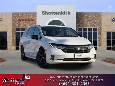 Used 2023 Honda Odyssey Sport image 1