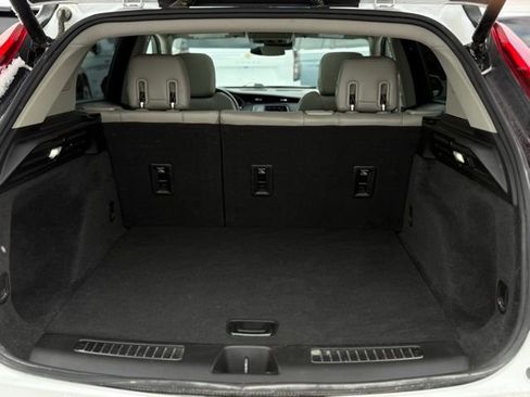 Used 2022 Cadillac XT4 Premium Luxury w/ Sun And Sound Package image 33