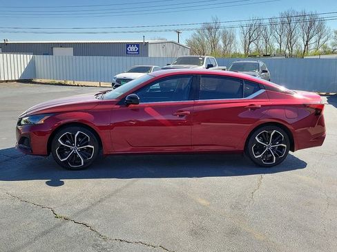 Used 2023 Nissan Altima 2.5 SR FWD image 6