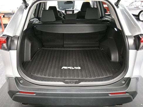 Certified 2022 Toyota RAV4 XLE image 23