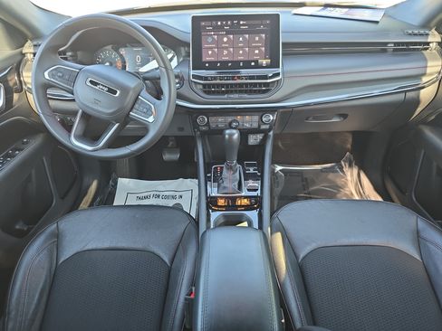 Used 2024 Jeep Compass Trailhawk AWD/4WD image 9