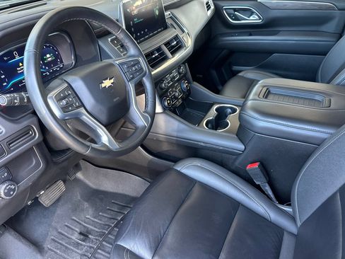 Used 2024 Chevrolet Suburban LT w/ LT Signature Plus Package RWD image 10