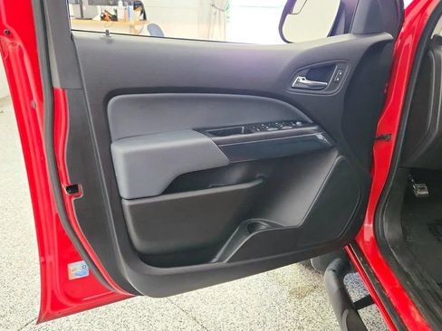 Used 2018 Chevrolet Colorado Z71 AWD/4WD image 23
