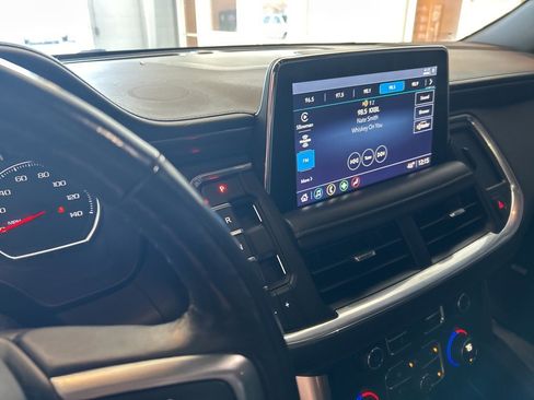 Used 2021 Chevrolet Tahoe Z71 w/ Z71 Signature Package image 5