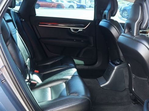Used 2018 Volvo S90 T8 Momentum w/ Convenience Package image 29