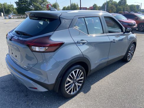 Certified 2022 Nissan Kicks SV FWD image 5