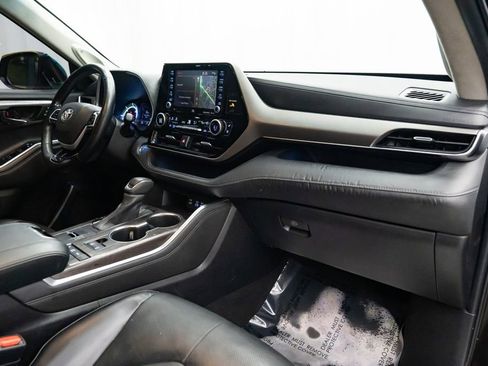 Used 2022 Toyota Highlander Limited image 30