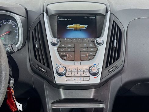 Used 2017 Chevrolet Equinox LS image 30