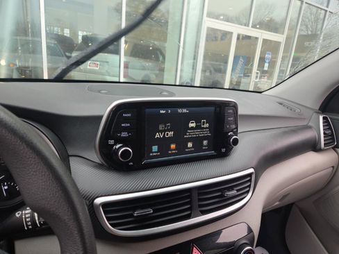 Used 2020 Hyundai Tucson SE image 19