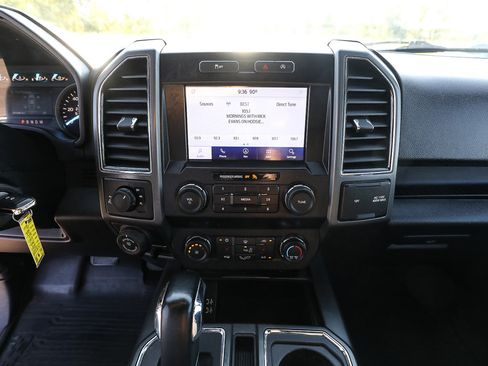 Used 2020 Ford F150 XLT w/ Equipment Group 302A Luxury AWD/4WD image 16
