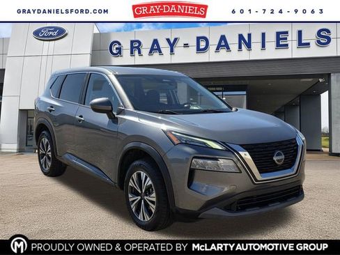 Used 2023 Nissan Rogue SV image 1