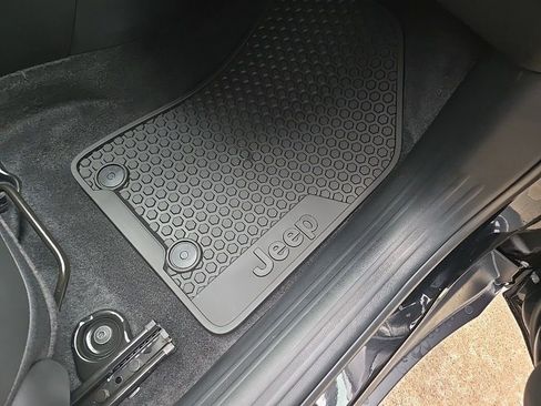 New 2026 Jeep Compass Latitude image 72