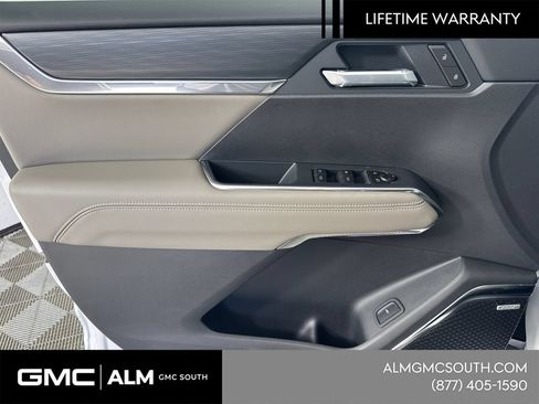 New 2026 GMC Acadia Elevation w/ Elevation Premium Package FWD image 12