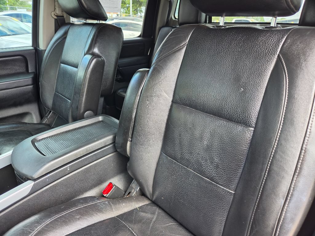 Used 2014 Nissan Titan SL AWD/4WD image 18