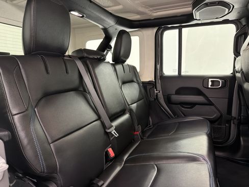 Used 2022 Jeep Wrangler Unlimited Rubicon 4xe AWD/4WD image 28