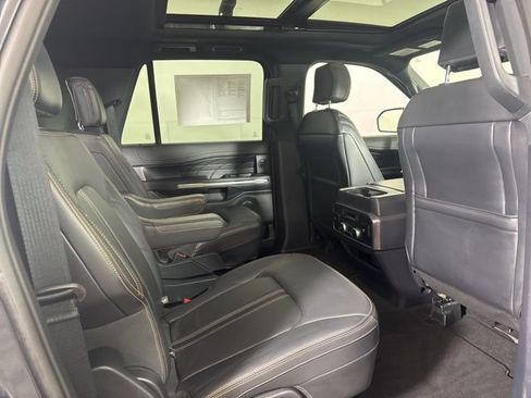 Used 2024 Ford Expedition Max Platinum AWD/4WD image 5