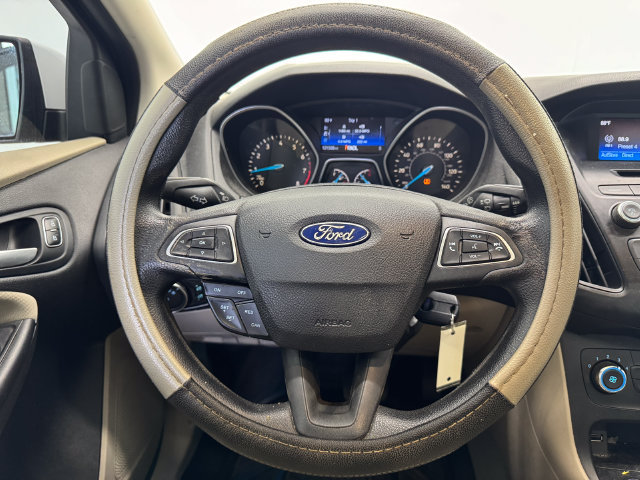 Used 2015 Ford Focus SE FWD image 35