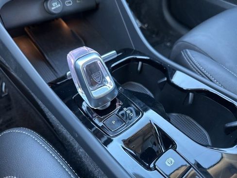 Certified 2025 Volvo XC40 B5 Plus image 19