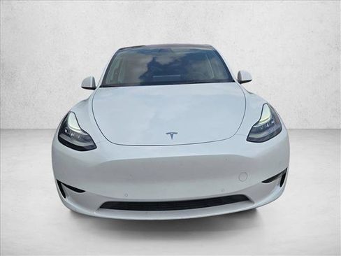 Used 2021 Tesla Model Y Long Range AWD/4WD image 2
