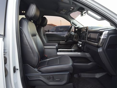 Used 2025 Ford F250 Lariat w/ FX4 Off-Road Package image 23