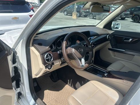 Used 2015 Mercedes-Benz GLK 350 2WD image 2
