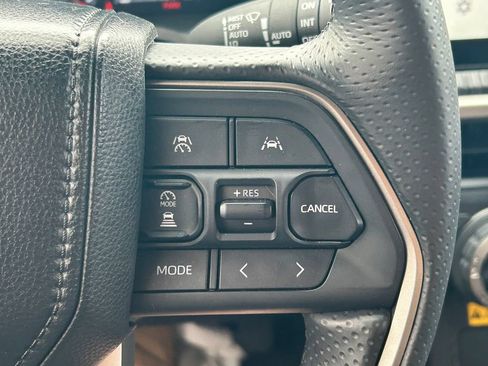 Certified 2025 Toyota 4Runner Platinum AWD/4WD image 45